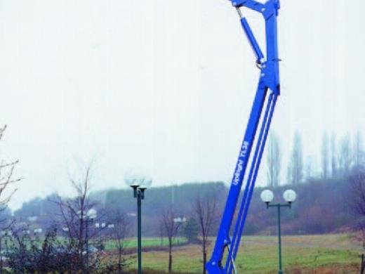 Outreach Boom Lift