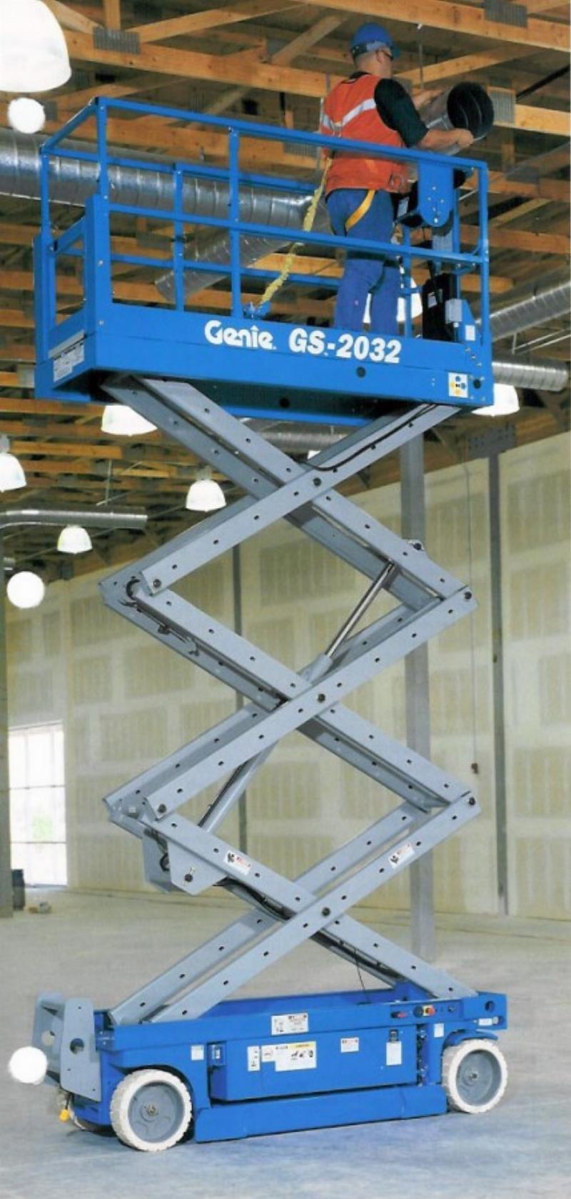 Self-propelled Scissor Lift